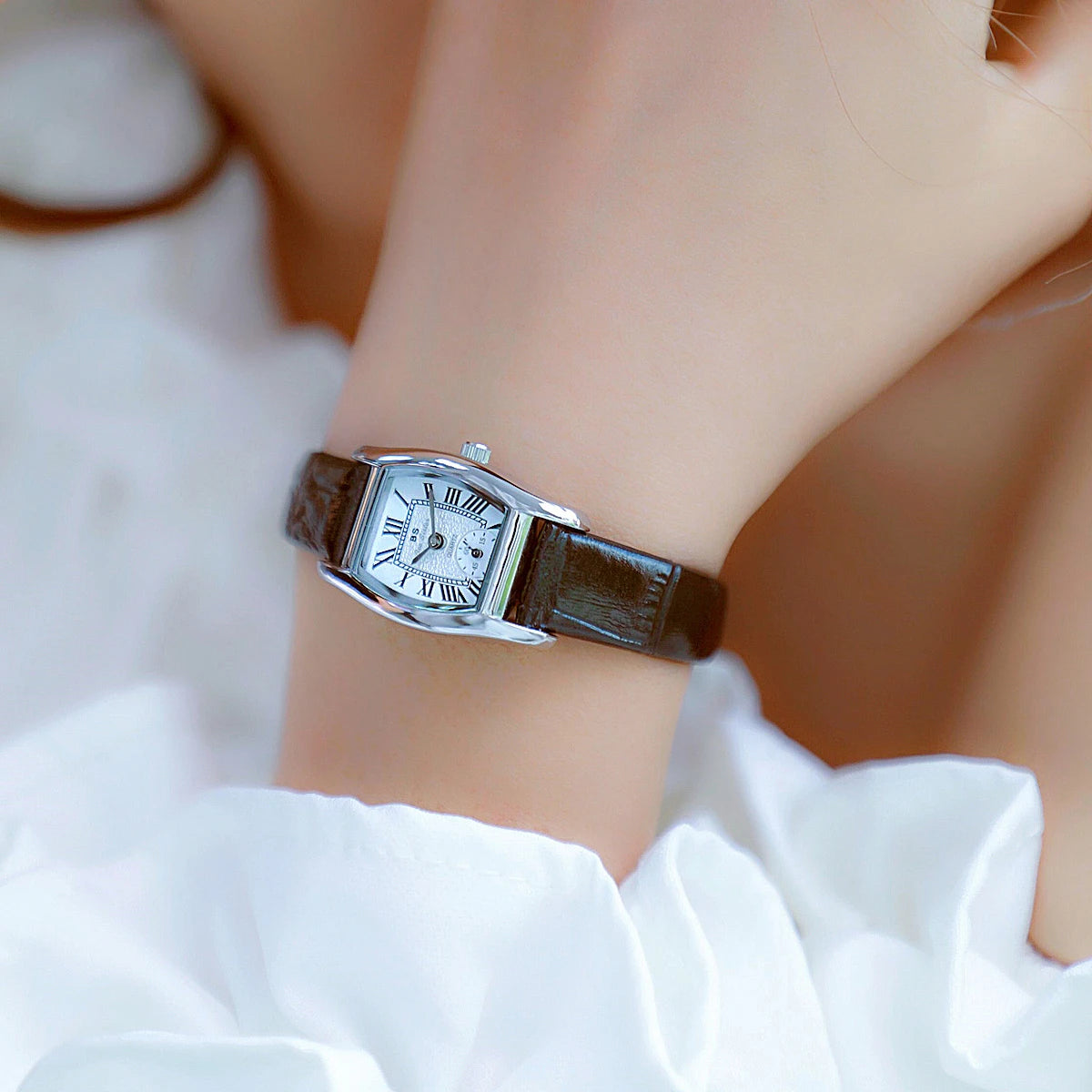 Women Small Square Dial Ladies Waterproof Wristwatch