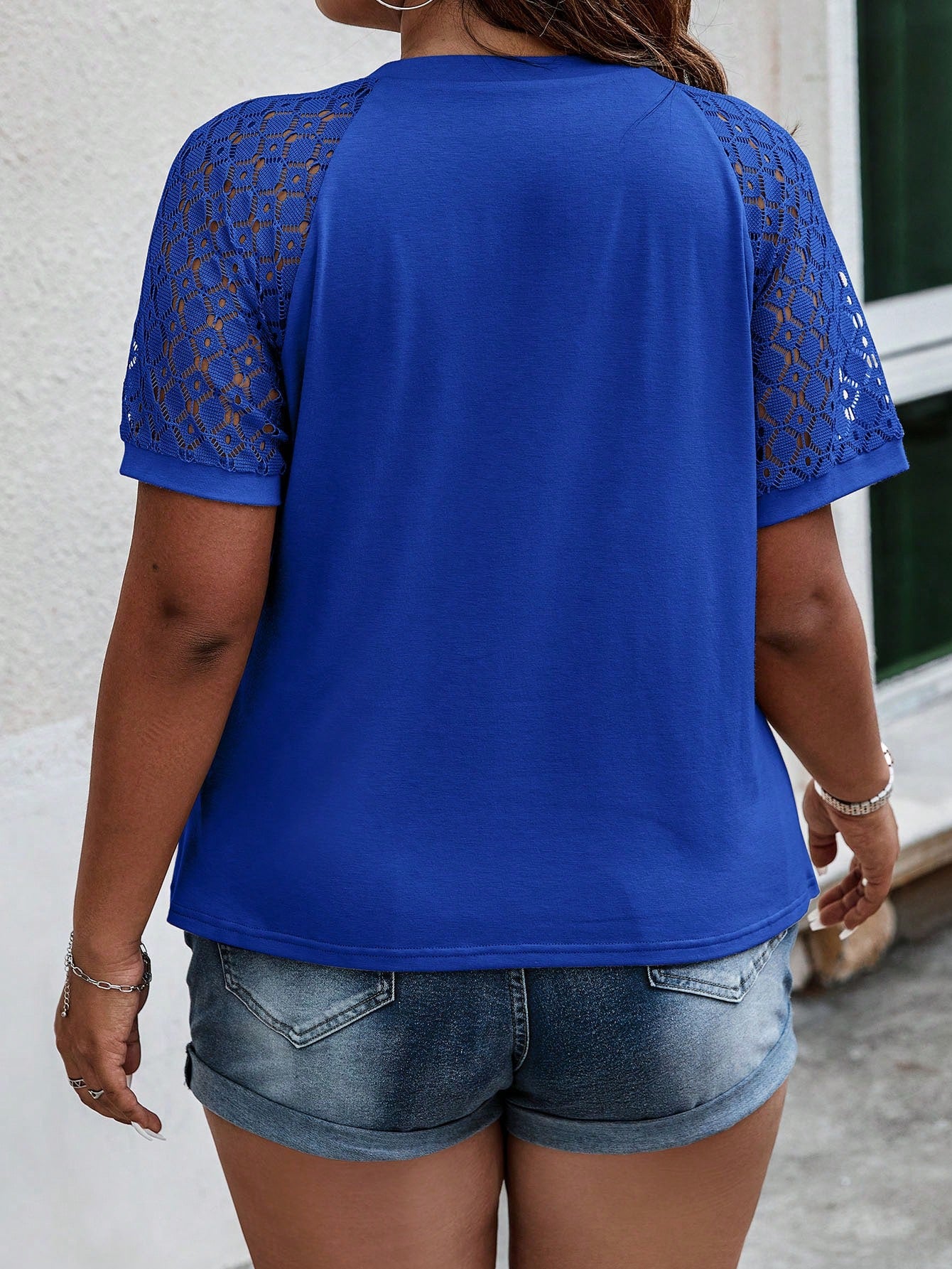 LUNE Plus Contrast Lace Seam Detail Raglan Sleeve Tee
