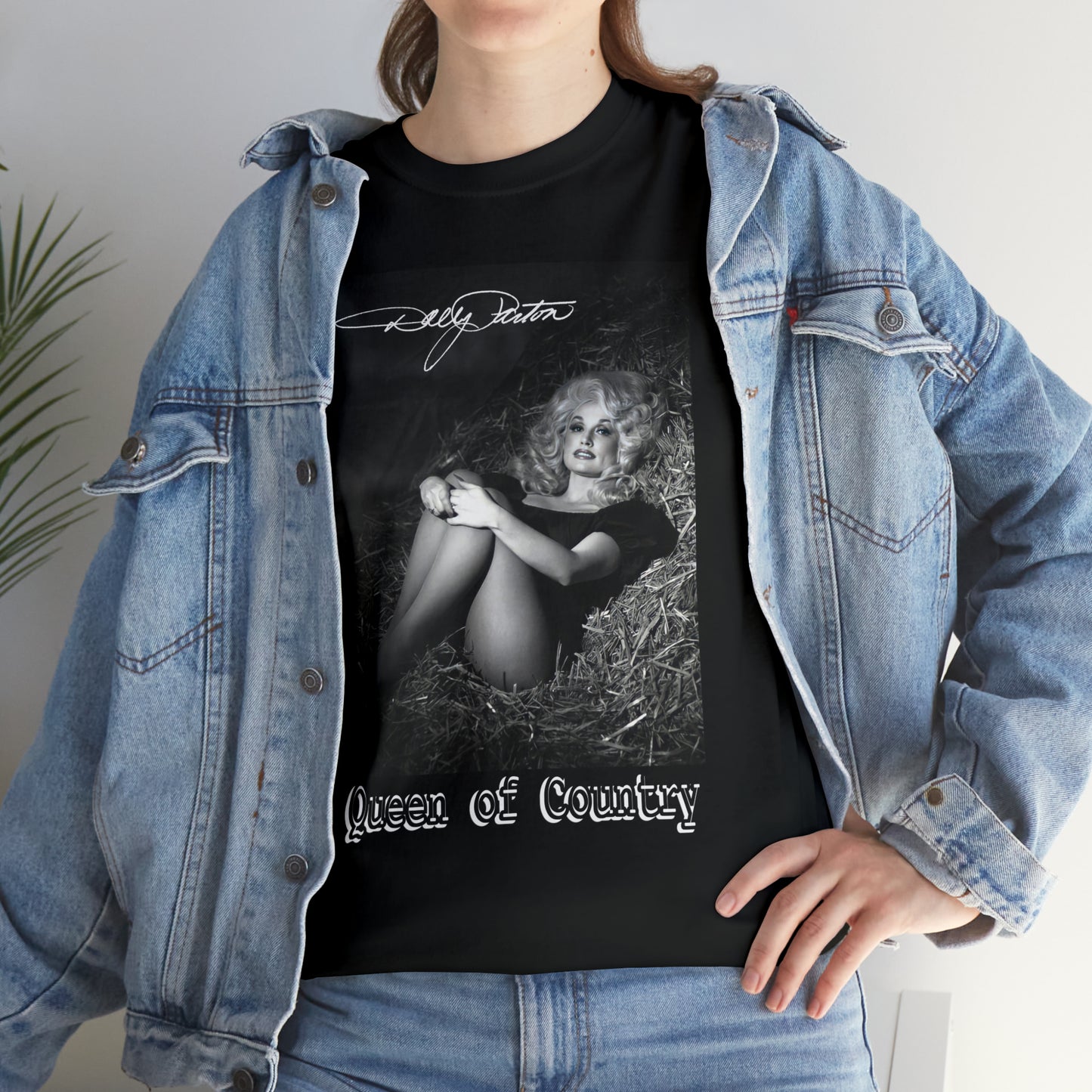 Queen of Country (black shirt) - Hurts Shirts Collection