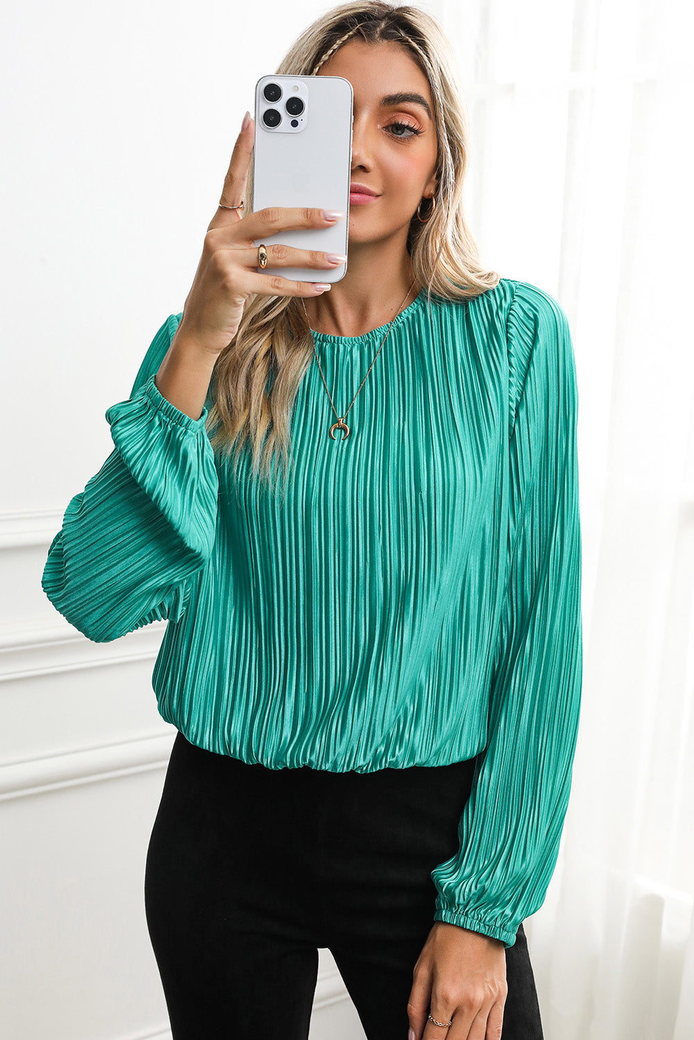 Verdant Solid Color Textured Puff Sleeve Cropped Blouse