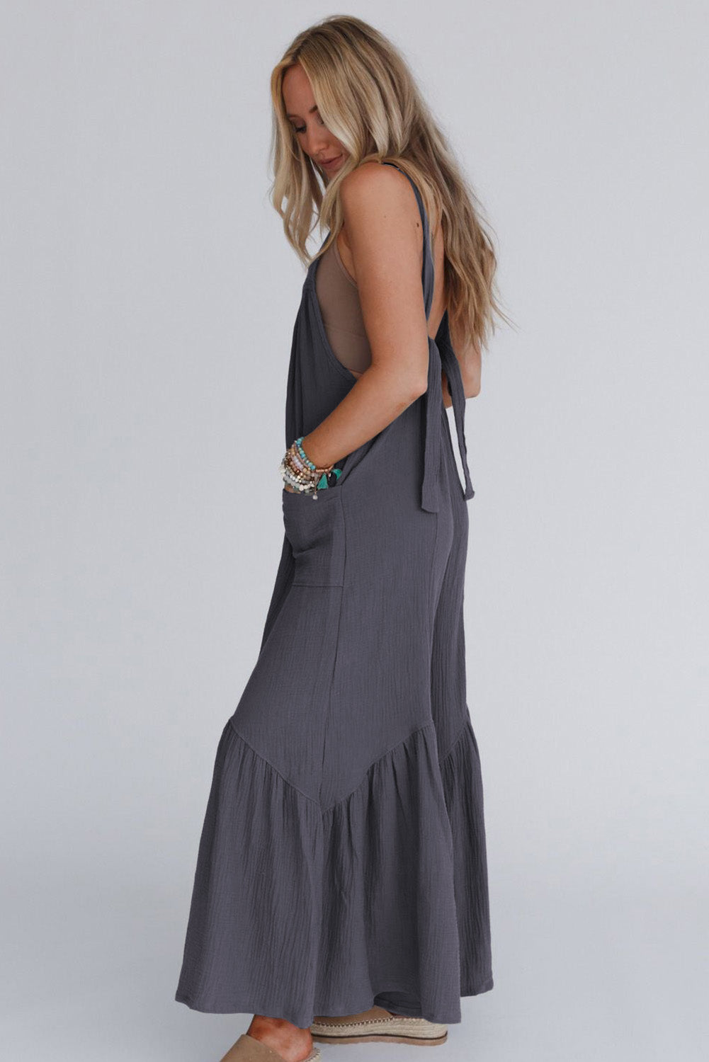 Black Solid Color Pockets Pleated Flare Leg Jumpsuit