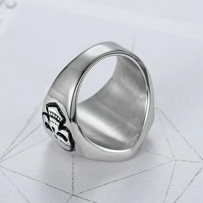 1%ER Ring with skulls on the side