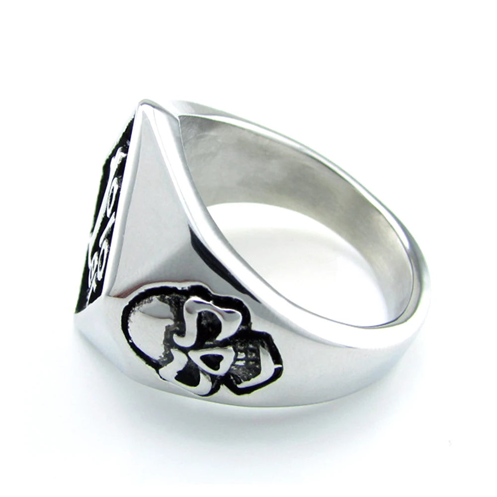1%ER Ring with skulls on the side