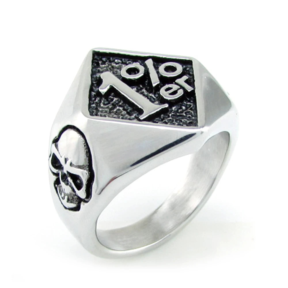 1%ER Ring with skulls on the side