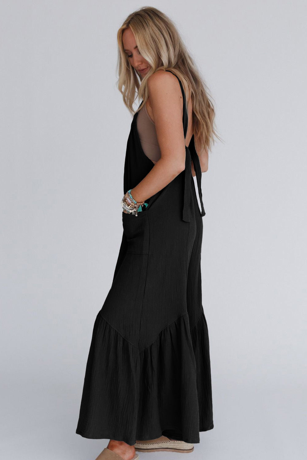 Black Solid Color Pockets Pleated Flare Leg Jumpsuit
