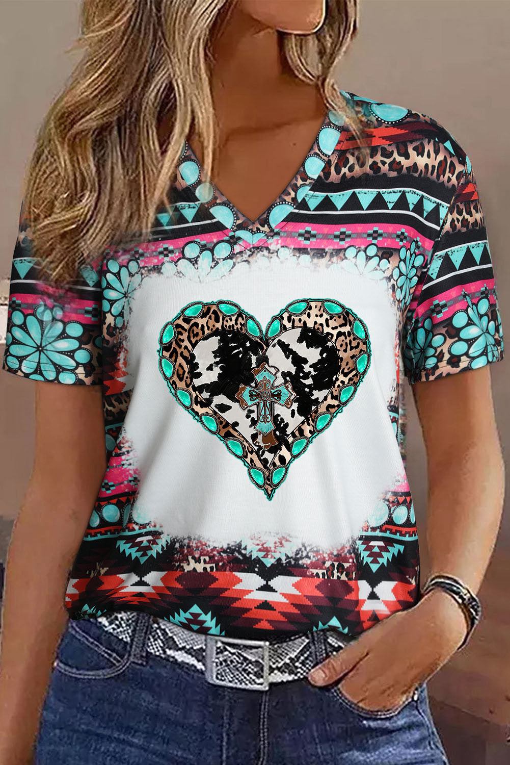 Green Geometric Heart Graphic V-Neck Tee
