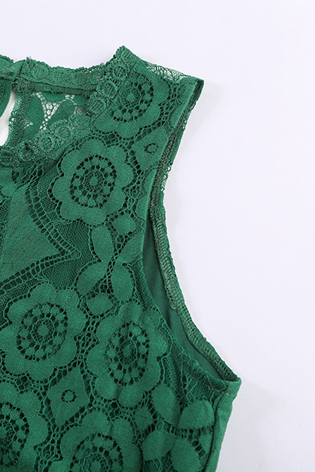 Elegant Sleeveless Flower Lace Top for Summer