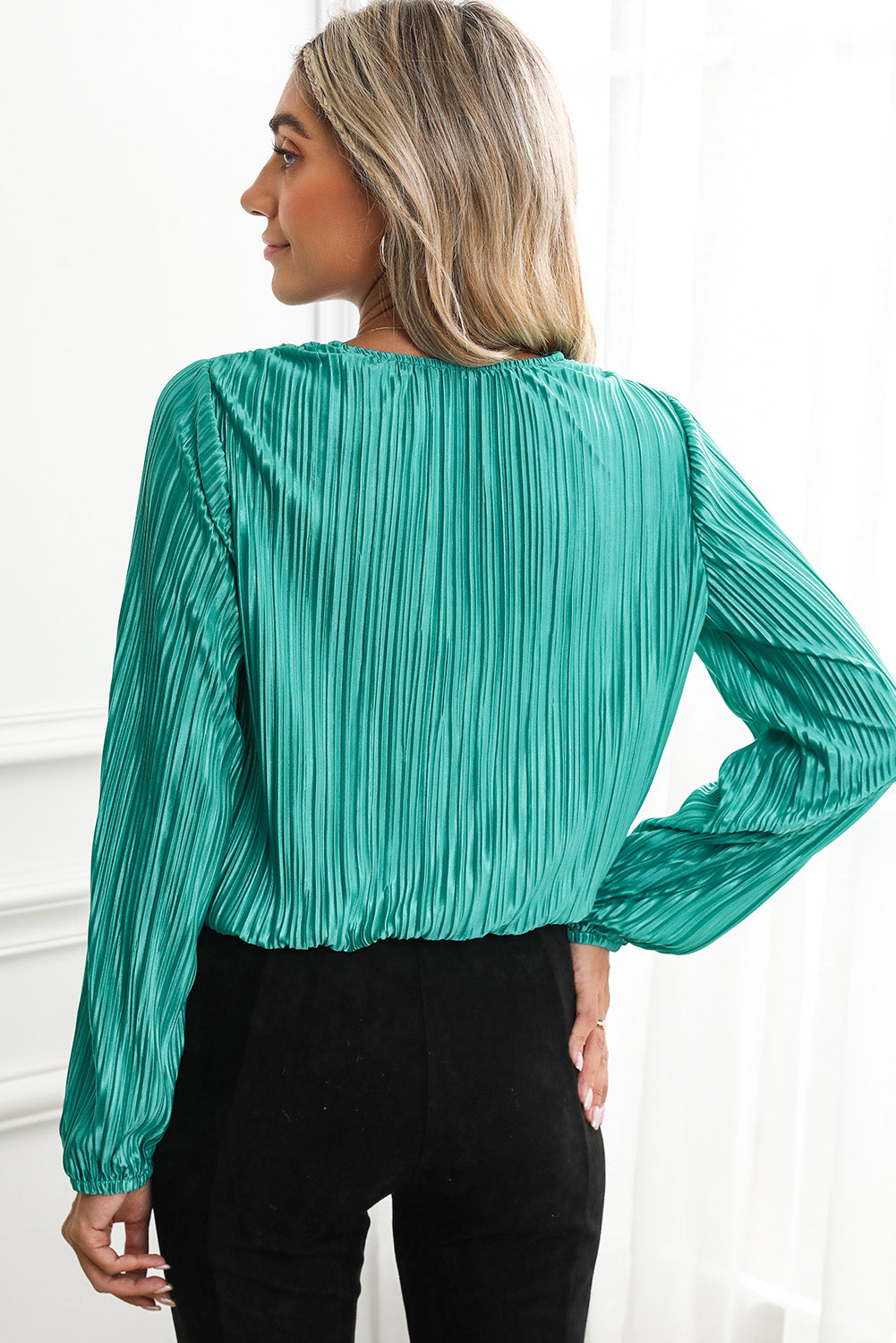 Verdant Solid Color Textured Puff Sleeve Cropped Blouse